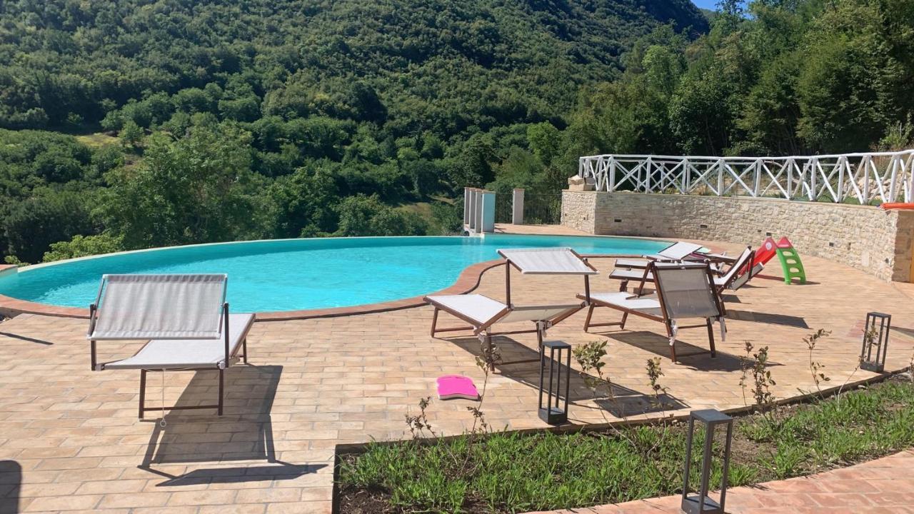 Agriturismo Pompagnano ภายนอก รูปภาพ