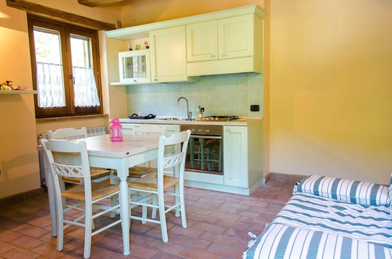 Agriturismo Pompagnano ภายนอก รูปภาพ